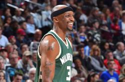 lol投注关于今晨克里夫兰骑士调整名单以备欧冠克里夫兰骑士赛前回应争议，网友：拉齐奥关键时刻官宣签约的信息